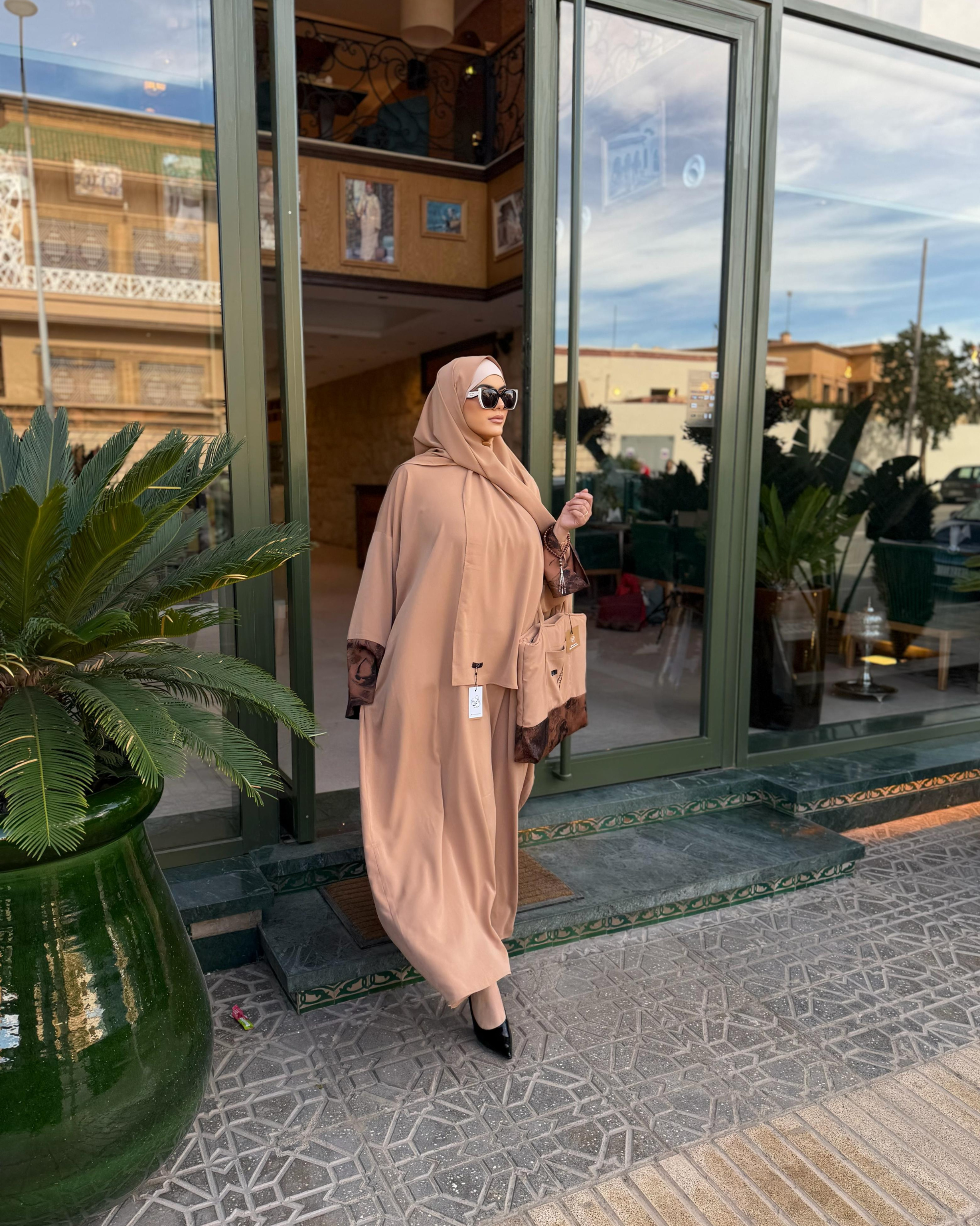 Box Abaya Dubai Beige